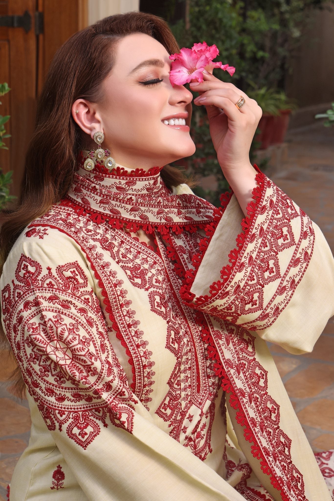 '-3PC DHANAK EMBROIDERED SHIRT WITH DHANAK EMBROIDERED SHAWL & TROUSER- 672