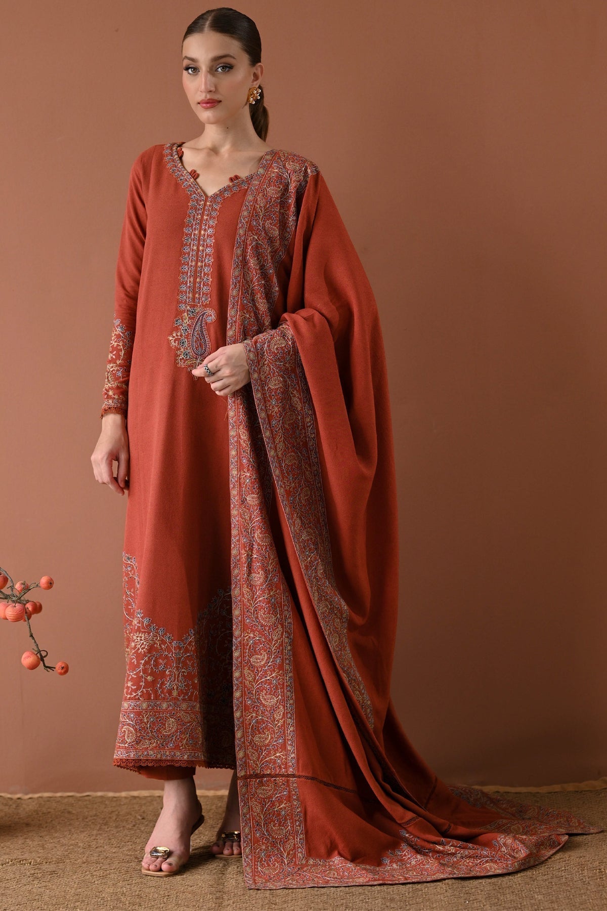 3PC LAWN EMBROIDERED SHIRT WITH LAWN EMBROIDERED DUPATTA AND TROUSER- 679