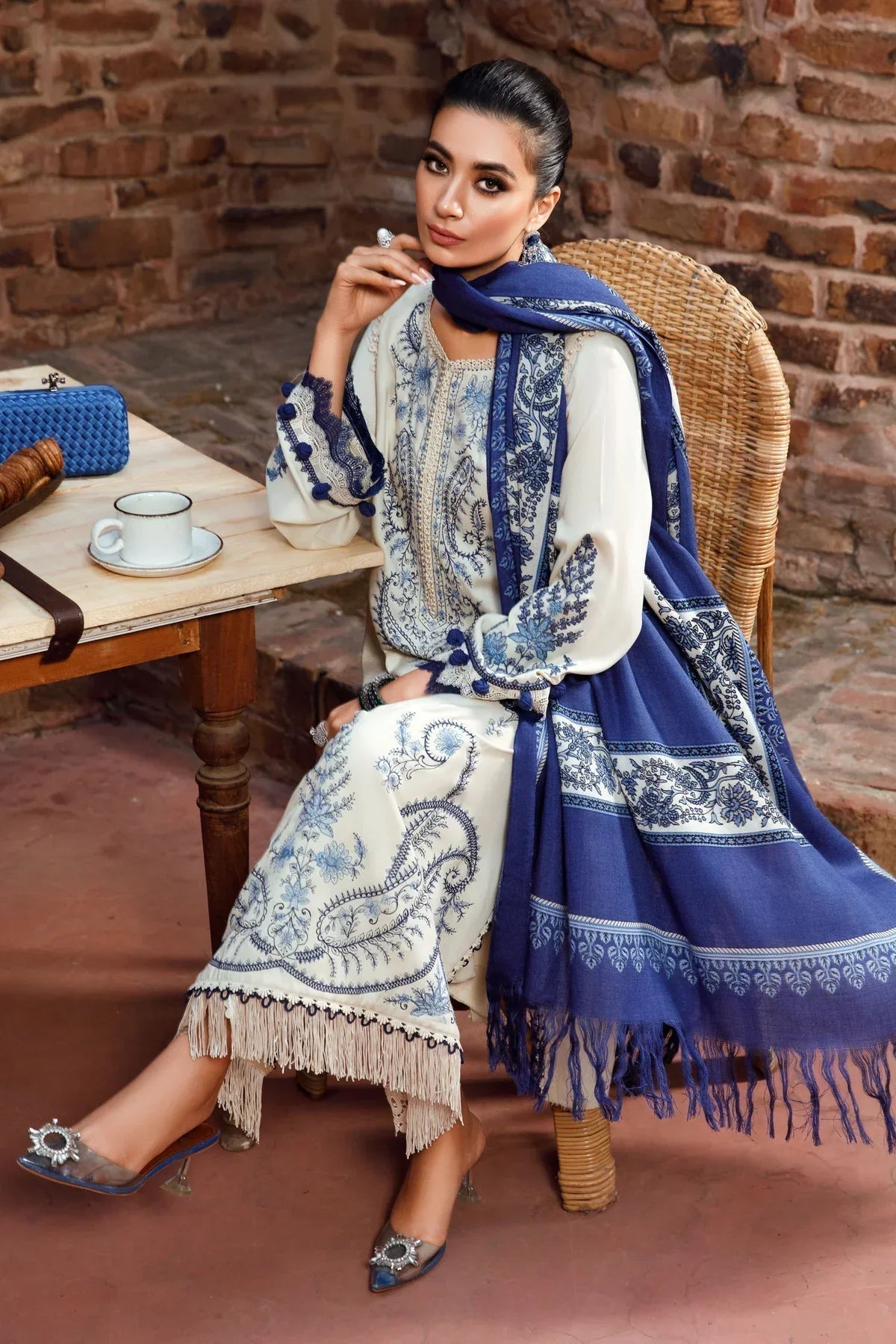 '- 3PC KHADDAR EMBROIDERED SUTE - MB715
